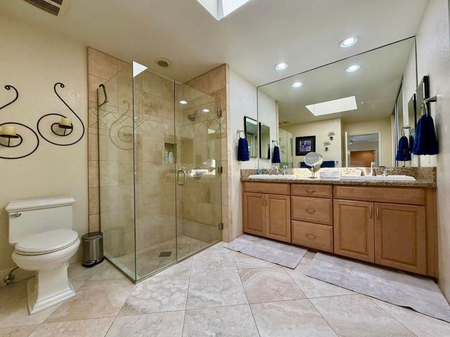 240 Santa Barbara Circle, Palm Desert, CA 92260