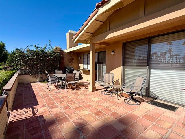 240 Santa Barbara Circle, Palm Desert, CA 92260