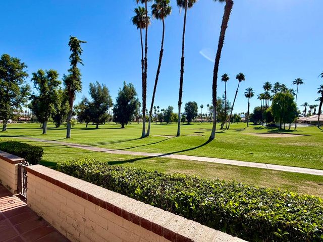 240 Santa Barbara Circle, Palm Desert, CA 92260