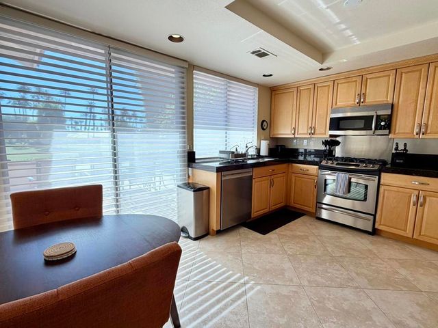 240 Santa Barbara Circle, Palm Desert, CA 92260