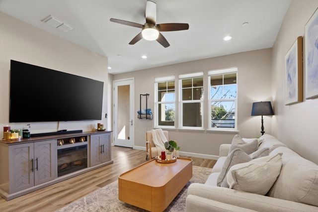 1653 Hillsdale Avenue 4, San Jose, CA 95124