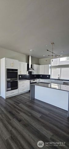 1208 Harrington Avenue NE, Renton, WA 98056