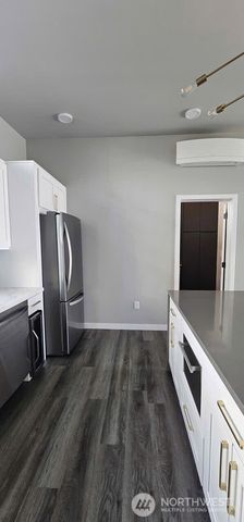 1208 Harrington Avenue NE, Renton, WA 98056