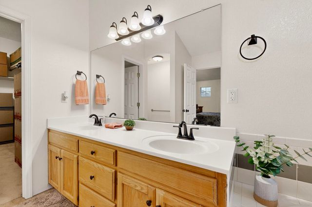 10220 BURHAM Road NW, Albuquerque, NM 87114