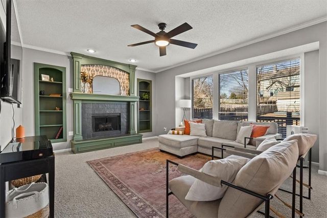 13928 W 71st Place, Shawnee, KS 66216