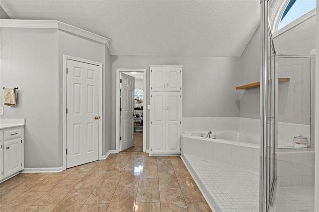 13928 W 71st Place, Shawnee, KS 66216