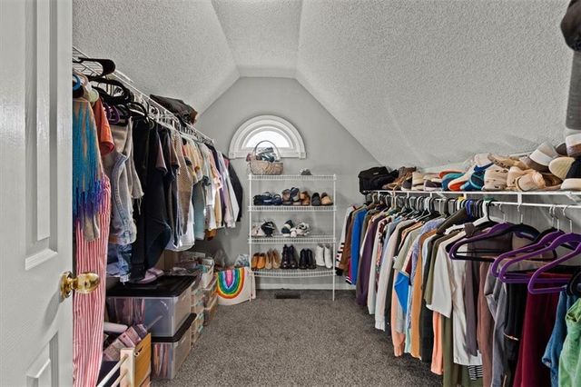 13928 W 71st Place, Shawnee, KS 66216