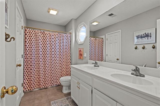 13928 W 71st Place, Shawnee, KS 66216