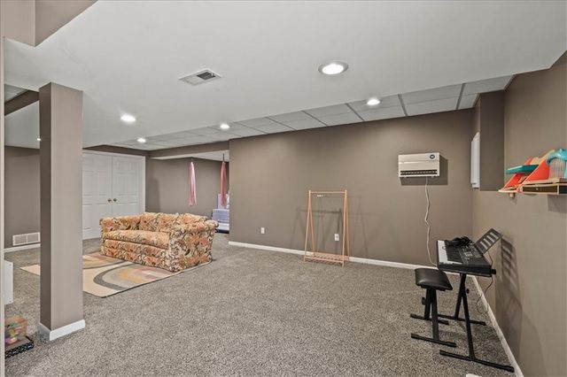 13928 W 71st Place, Shawnee, KS 66216