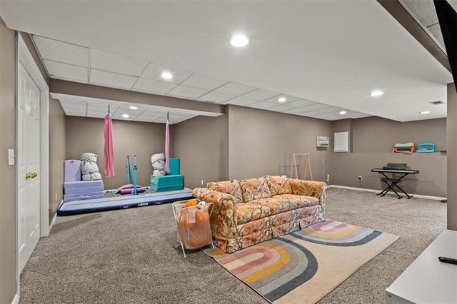 13928 W 71st Place, Shawnee, KS 66216