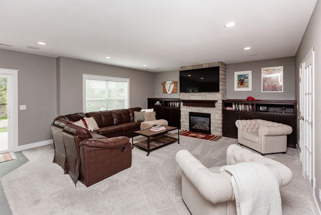 5003 NE Ledgestone Court, Ankeny, IA 50021