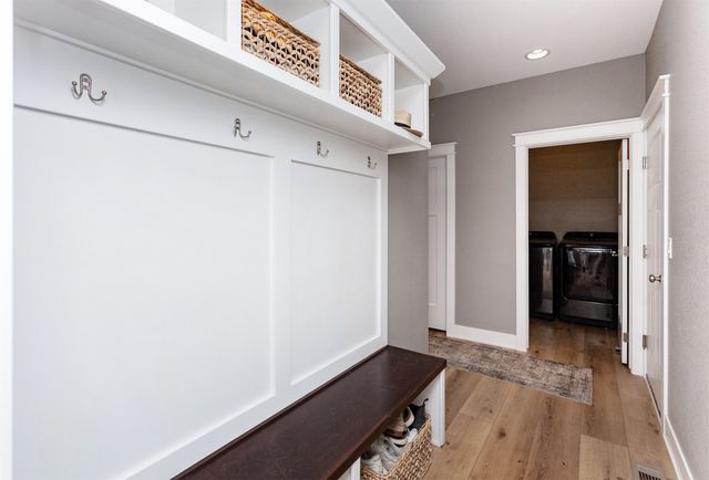 5003 NE Ledgestone Court, Ankeny, IA 50021