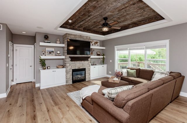 5003 NE Ledgestone Court, Ankeny, IA 50021