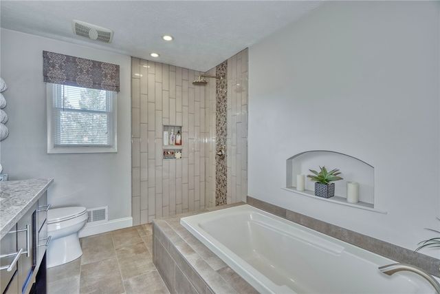 127 Twin Oak Drive, Gates, NY 14606