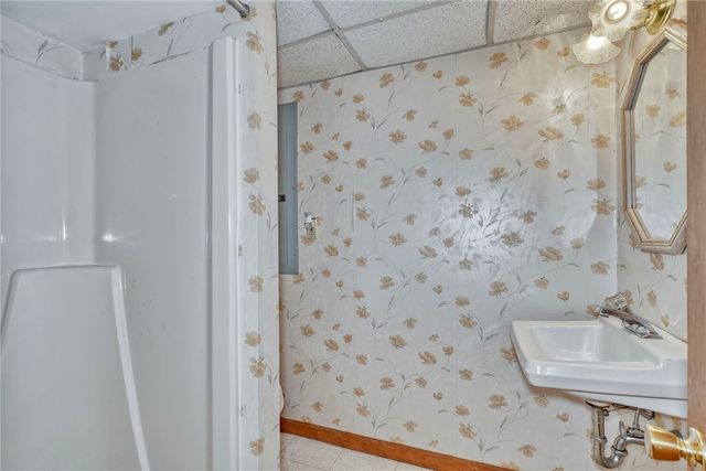 127 Twin Oak Drive, Gates, NY 14606