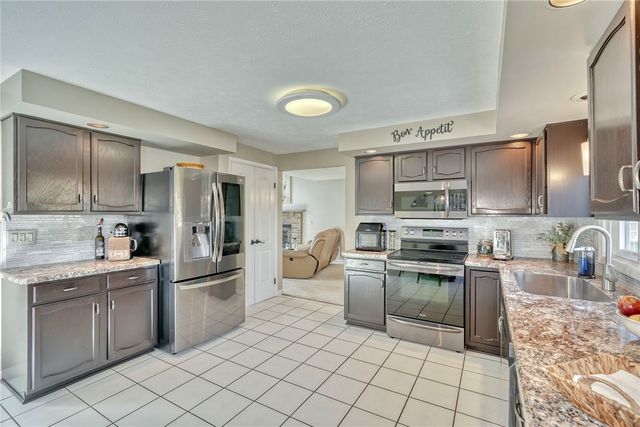 127 Twin Oak Drive, Gates, NY 14606