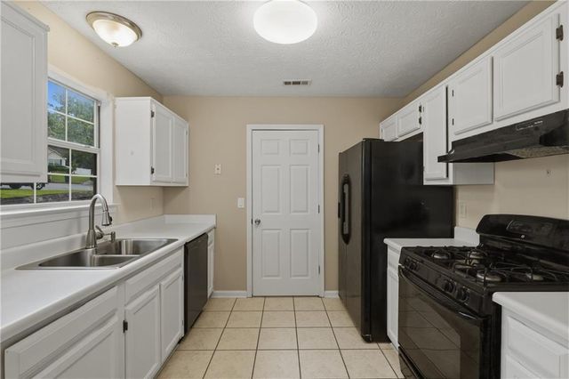 1014 Maple Leaf Ridge, Jonesboro, GA 30238