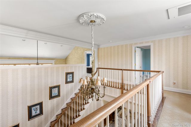 14 Meadow Lane, Manhasset, NY 11030