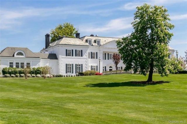 14 Meadow Lane, Manhasset, NY 11030