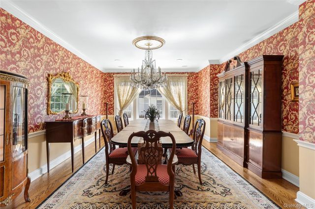 14 Meadow Lane, Manhasset, NY 11030