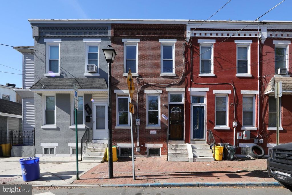 550 TRENTON AVE, CAMDEN, NJ 08103 — exterior