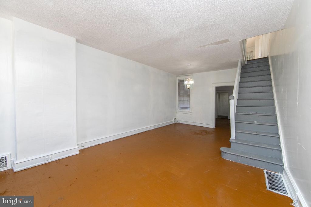 550 TRENTON AVE, CAMDEN, NJ 08103 — photo 5