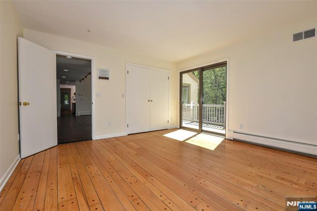 10 Mallard Run, Upper Saddle River, NJ 07458