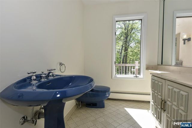 10 Mallard Run, Upper Saddle River, NJ 07458