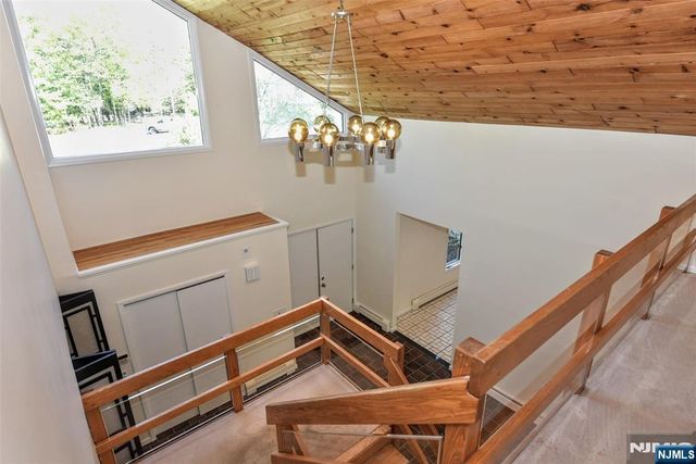 10 Mallard Run, Upper Saddle River, NJ 07458