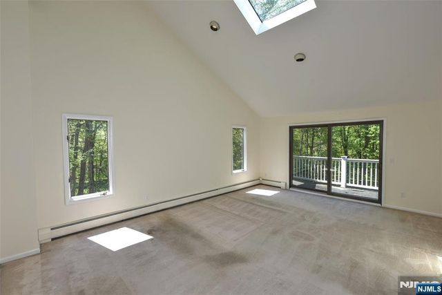 10 Mallard Run, Upper Saddle River, NJ 07458