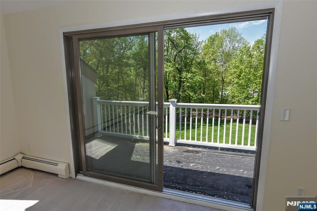 10 Mallard Run, Upper Saddle River, NJ 07458