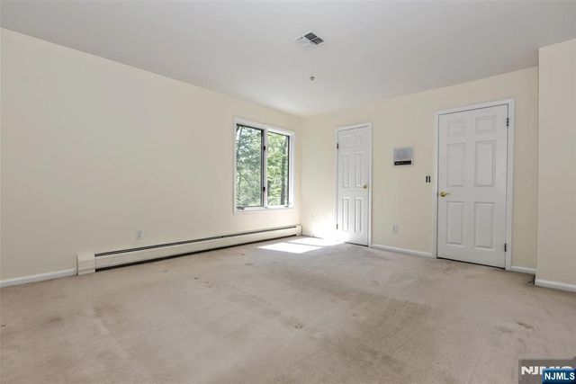 10 Mallard Run, Upper Saddle River, NJ 07458
