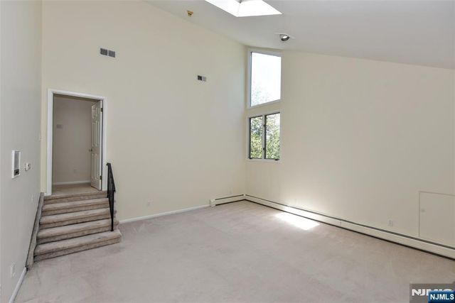 10 Mallard Run, Upper Saddle River, NJ 07458