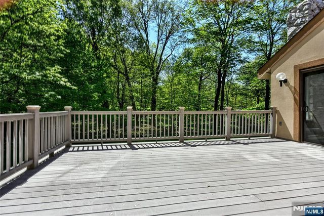 10 Mallard Run, Upper Saddle River, NJ 07458