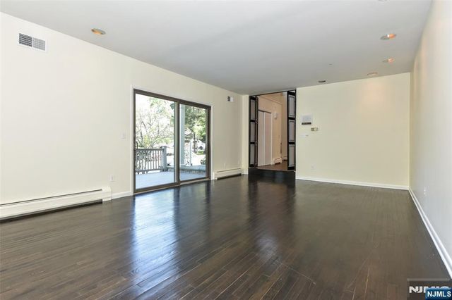 10 Mallard Run, Upper Saddle River, NJ 07458