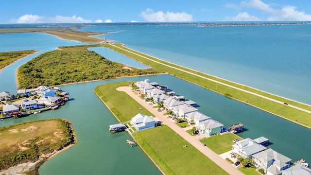 1213 Highborne Cay Court, Texas City, TX 77590
