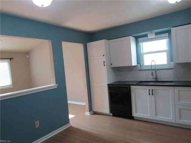 1884 Eunice CT, Virginia Beach, VA 23454