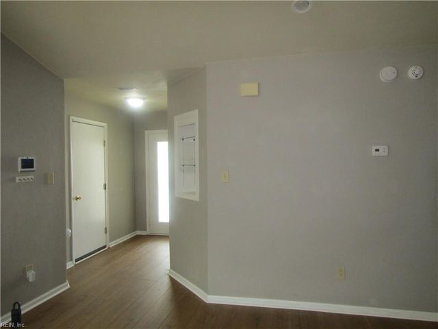 1884 Eunice CT, Virginia Beach, VA 23454