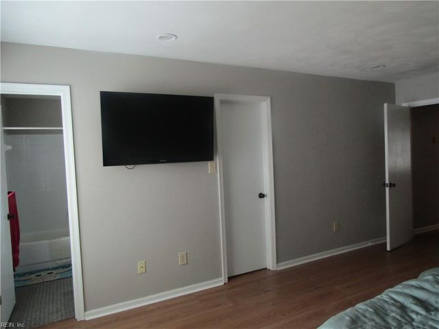 1884 Eunice CT, Virginia Beach, VA 23454