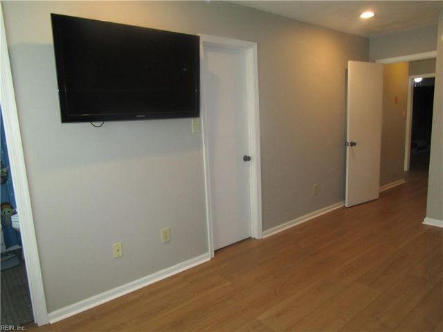 1884 Eunice CT, Virginia Beach, VA 23454