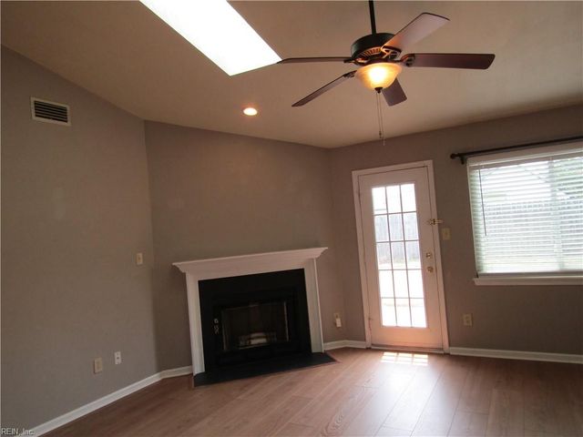 1884 Eunice CT, Virginia Beach, VA 23454