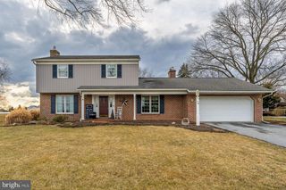 18 S WESTVIEW DR, Gordonville, PA 17529