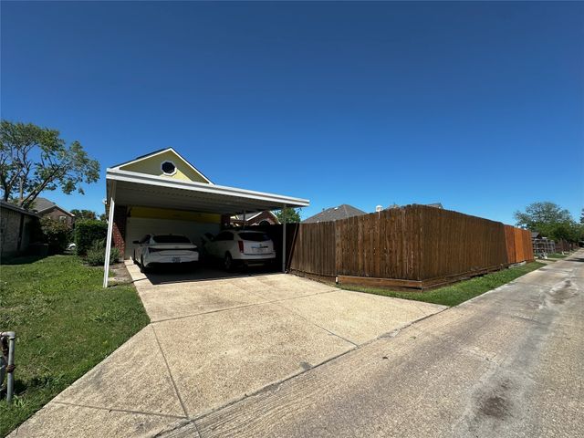 8302 Brentwood Street, Rowlett, TX 75088