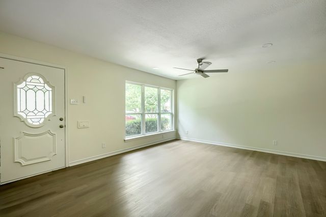 11624 Tuscany Way, Dallas, TX 75218