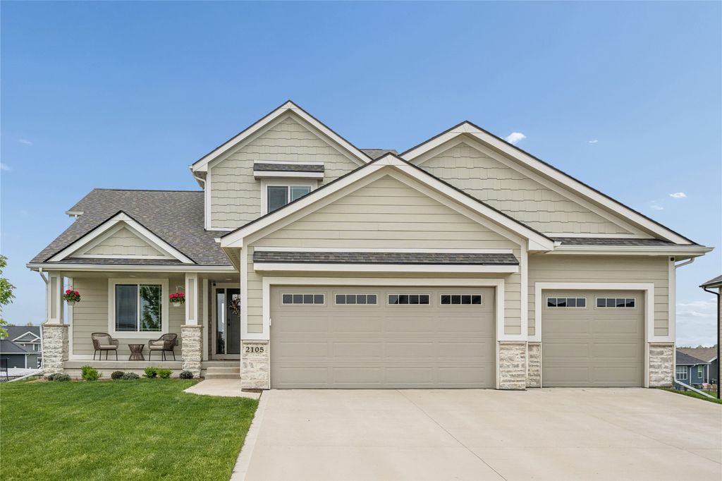 2105 Timberview Drive, Norwalk, IA 50211