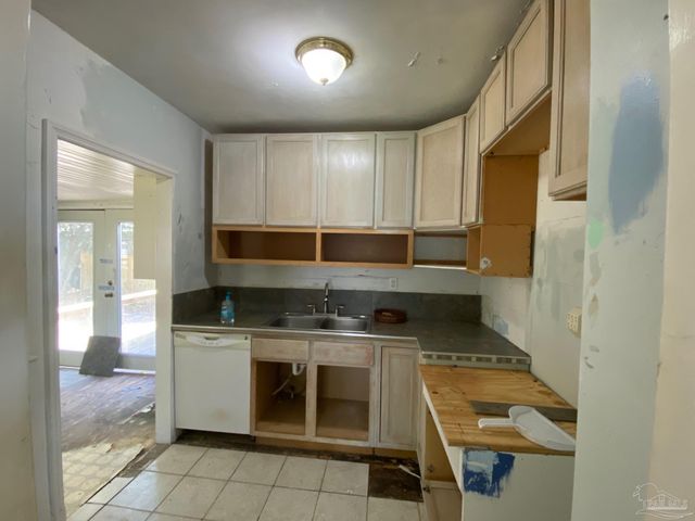 7080 Old Spanish Trl Rd, Milton, FL 32583