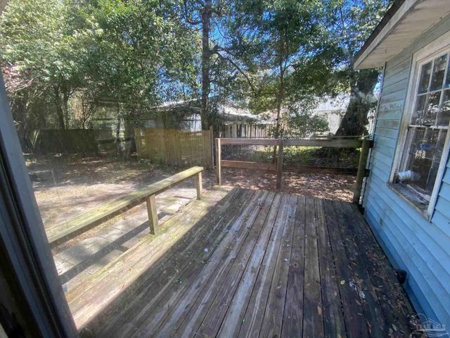 7080 Old Spanish Trl Rd, Milton, FL 32583