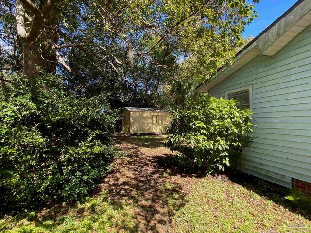 7080 Old Spanish Trl Rd, Milton, FL 32583