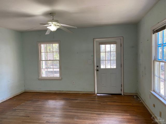 7080 Old Spanish Trl Rd, Milton, FL 32583