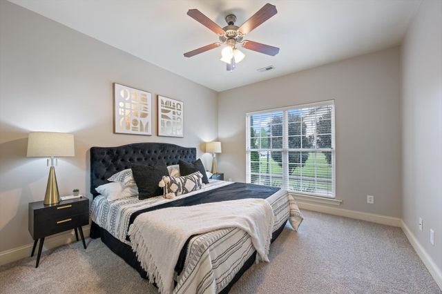 220 Rowlette Cir, Murfreesboro, TN 37127